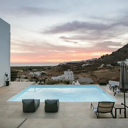 Villa Milagro, *
