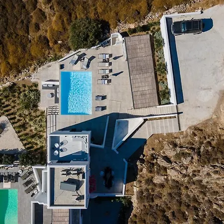 Villa Milagro, *